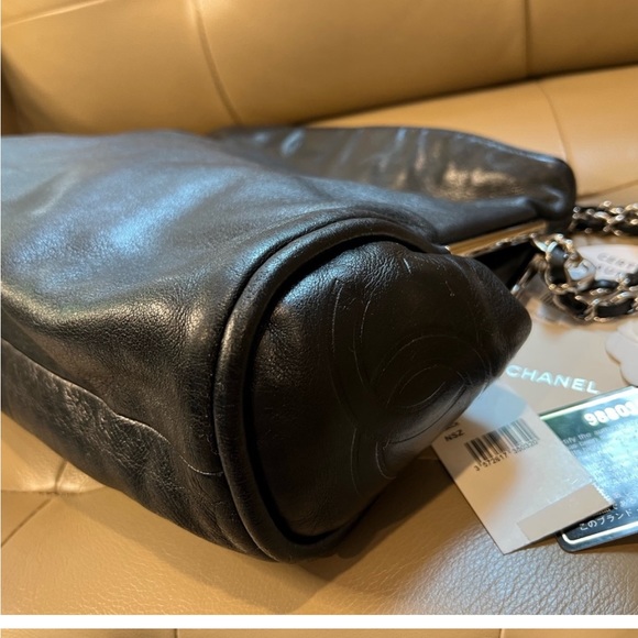Chanel Lambskin soft hobo bag - Picture 8 of 16